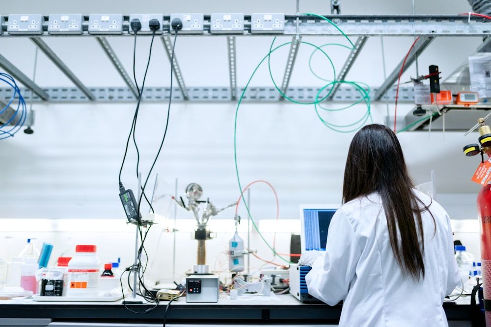 Empresa exposta por usar IA em pesquisa médica '100% humana'