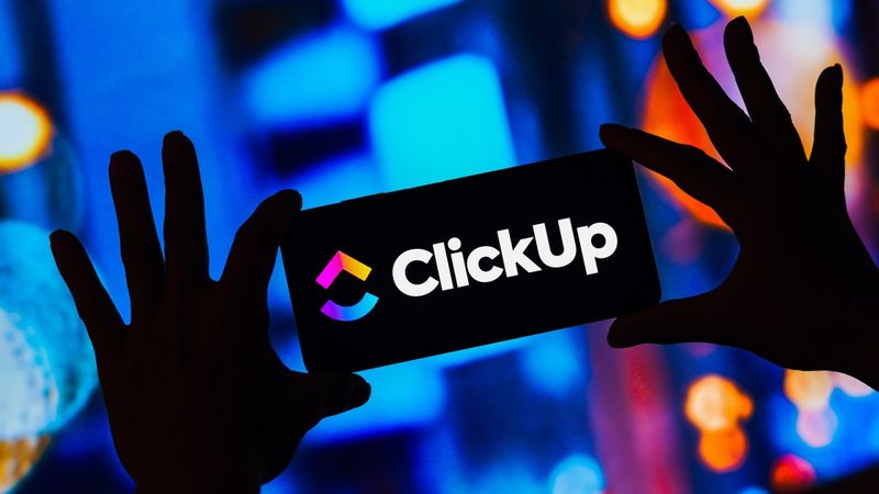 O que a demissão em massa da ClickUp nos diz sobre o futuro do trabalho