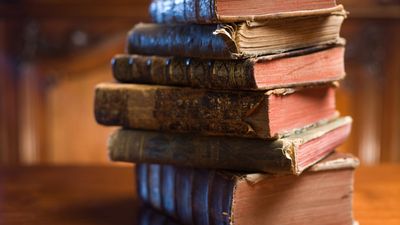 Empresas de IA Acusadas de Destruir Livros Raros para Treinar Modelos